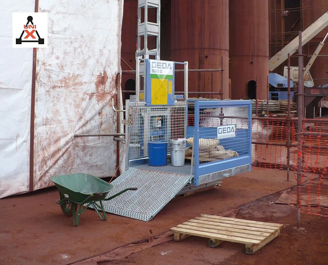 GEDA 500 Z en planta industrial al costat de carretó i palet d'obra
